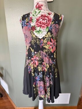 Free People Backyard Party Black Floral Keyhole Sleeveless tunic dress/Top